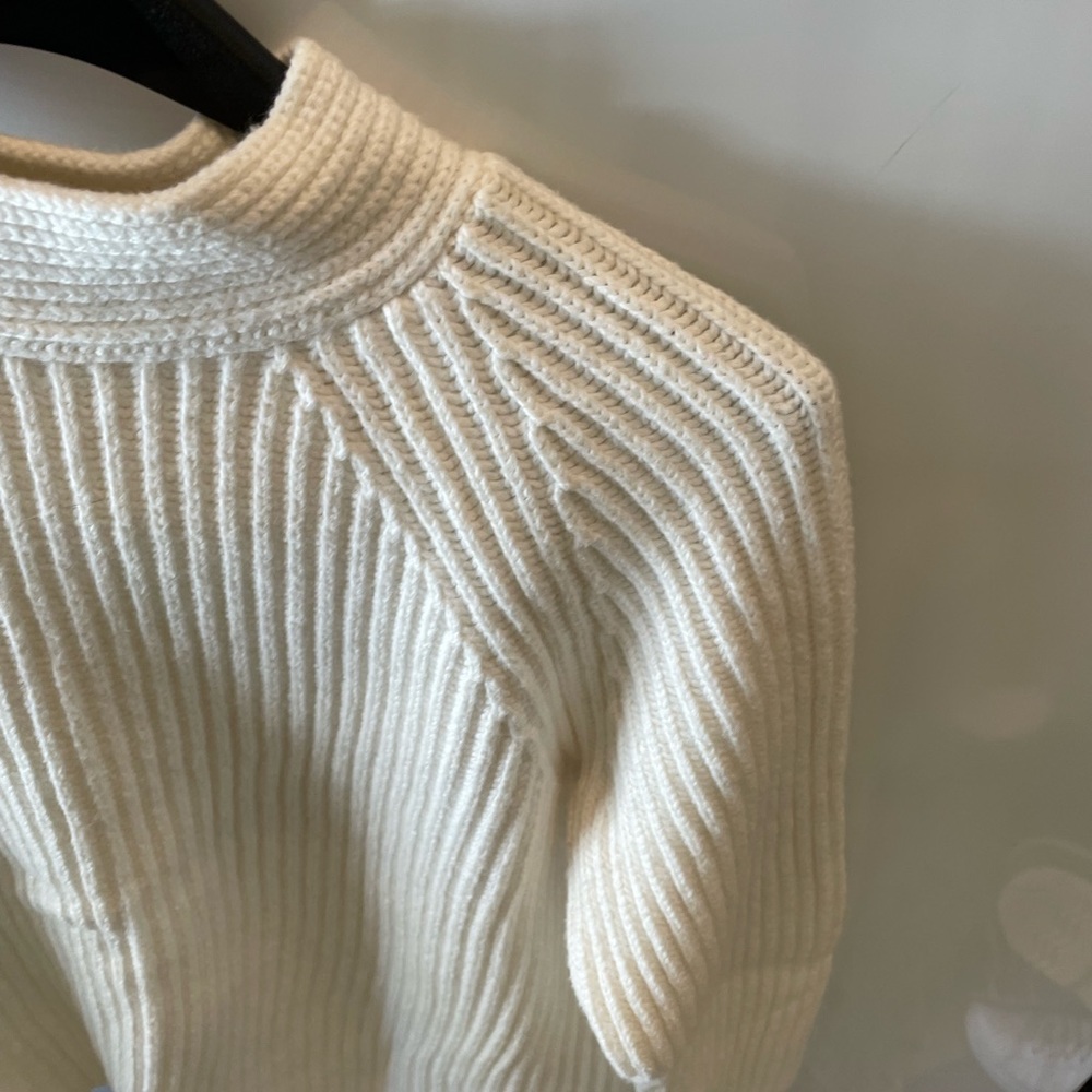 Banana Republic. Mock neck cotton sweater.